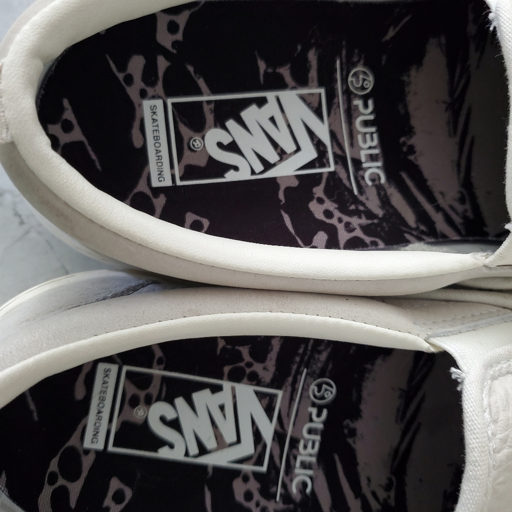 Vans - Picture 2 of 6